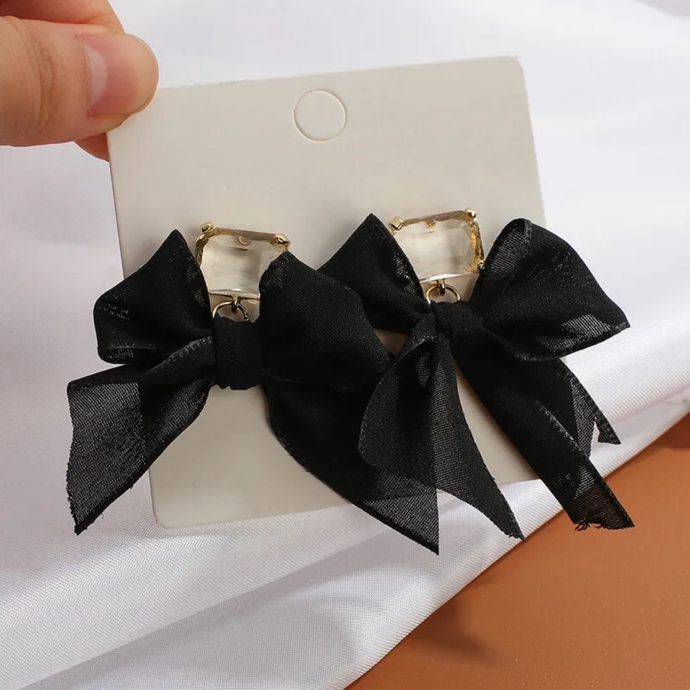 2/$30šµ Crystal & Bow Party Earrings Rhinestone Classic Embellished Jewelry NEW - Picture 5 of 10